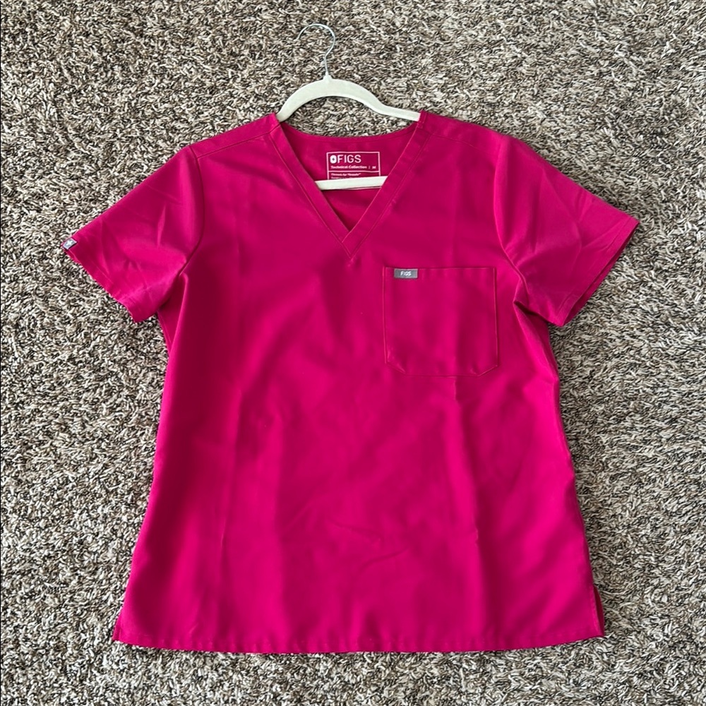 Figs scrub top Catarina size medium in ultra rose po #2926
